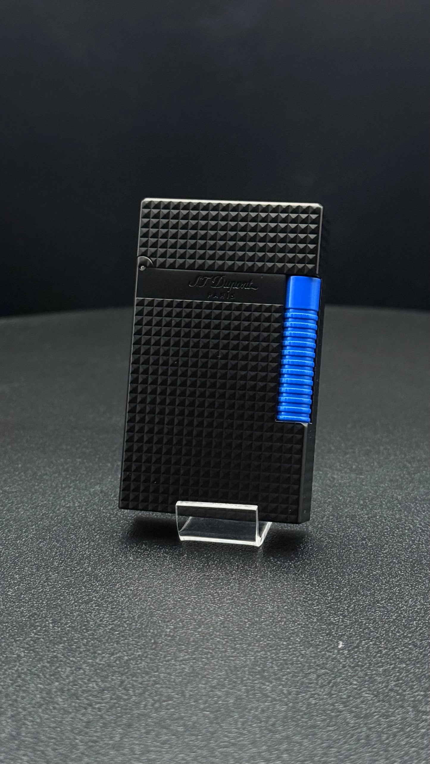 S.T. Dupont Fluo Le Grand blue lighter