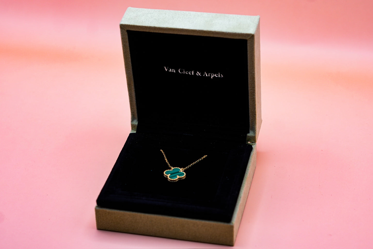 Van Cleef & Arpels Green Necklace image 1