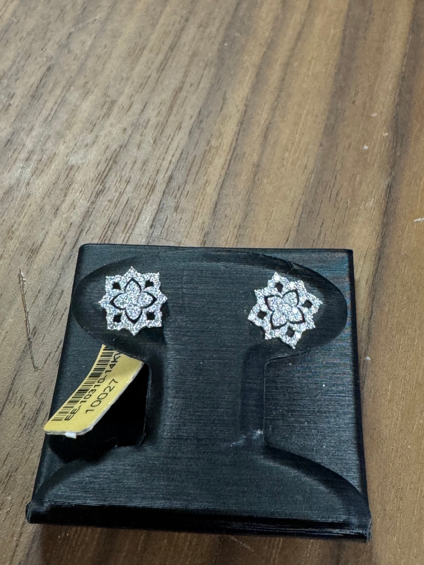 N/A Flower Studs