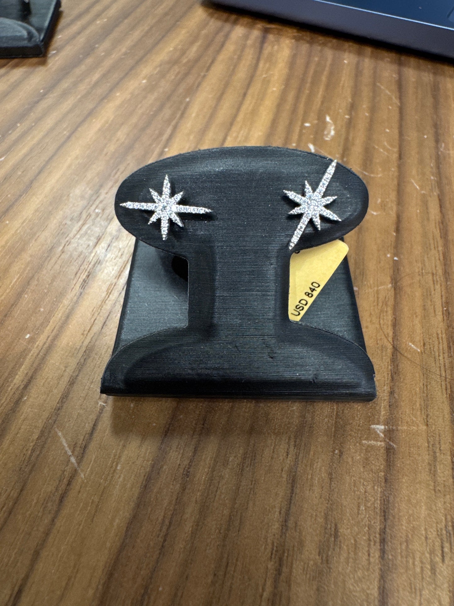 N/A Spiked Stars White Gold