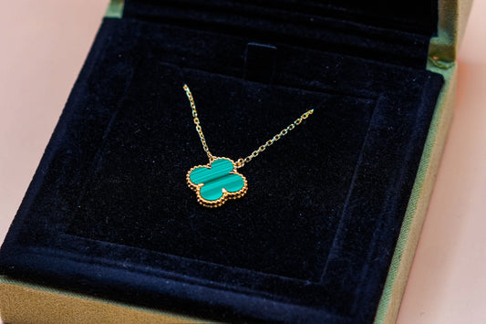 Van Cleef & Arpels Green Necklace image 0